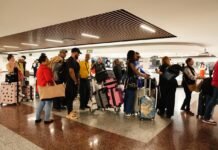 Gobierno reafirma gracia navideña: dominicanos podrán traer regalos exonerados hasta US$5,500