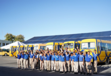 Gobierno evalúa integrar a colegios privados al transporte escolar TRAE para reducir el tránsito en Santo Domingo